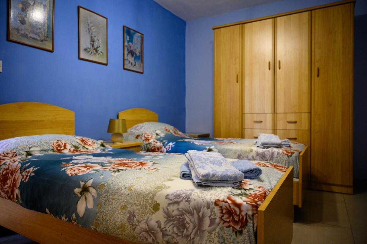 Daffodil Apartment セント・ポールズ・ベイ エクステリア 写真